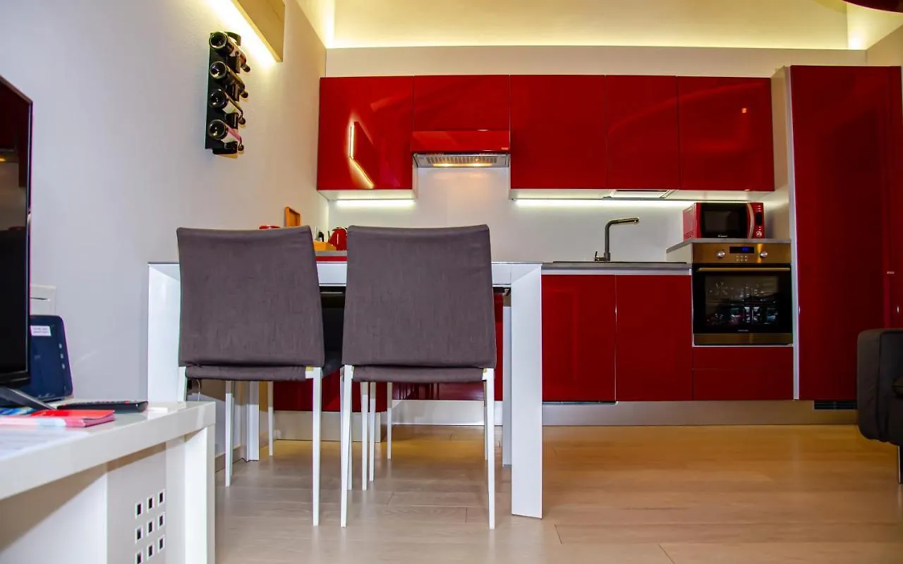 Apartment Holiday House Viola Tirano