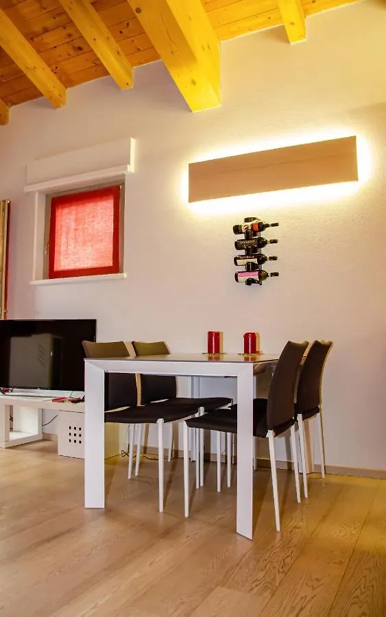 Holiday House Viola Tirano Apartment