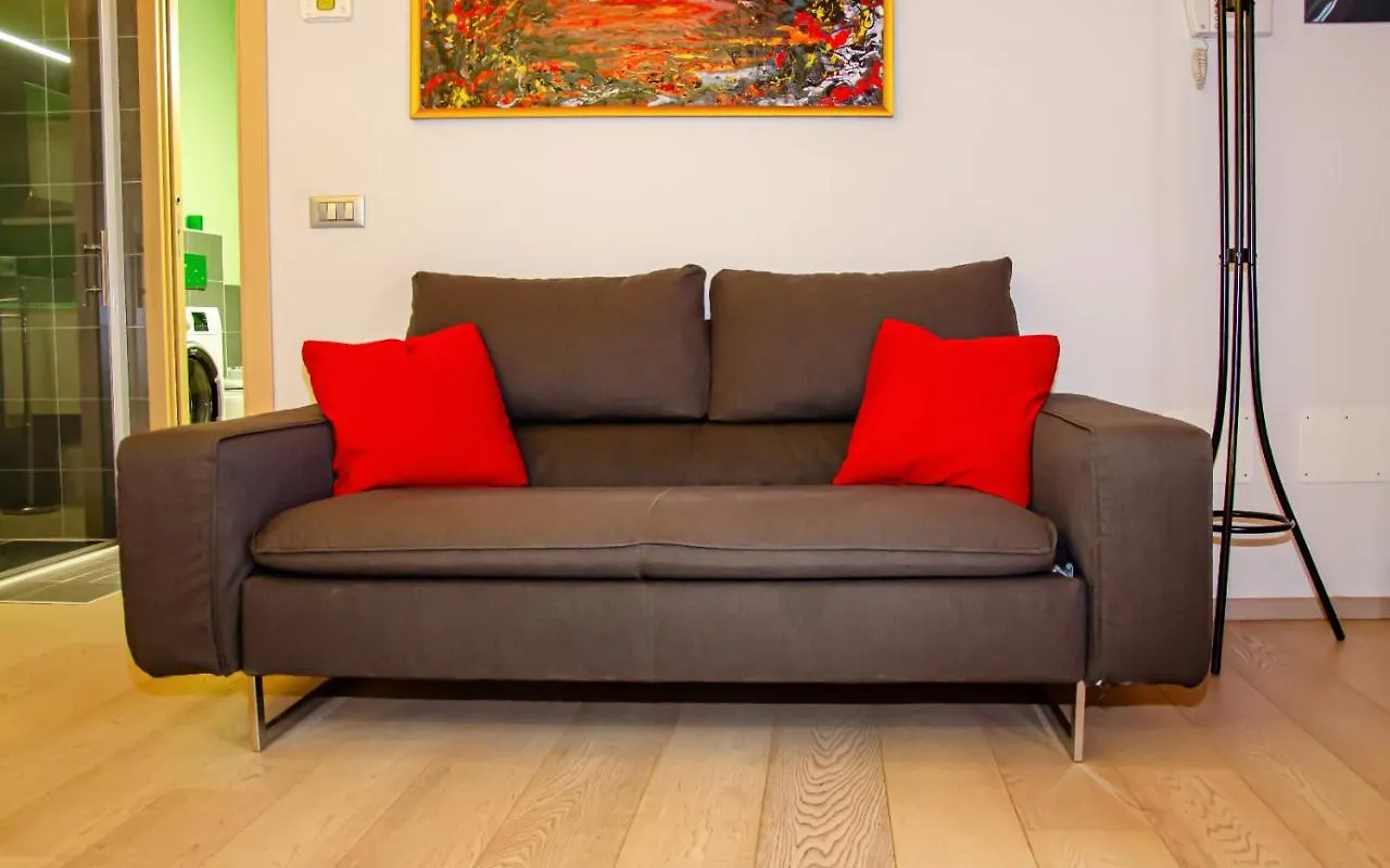 Holiday House Viola Tirano